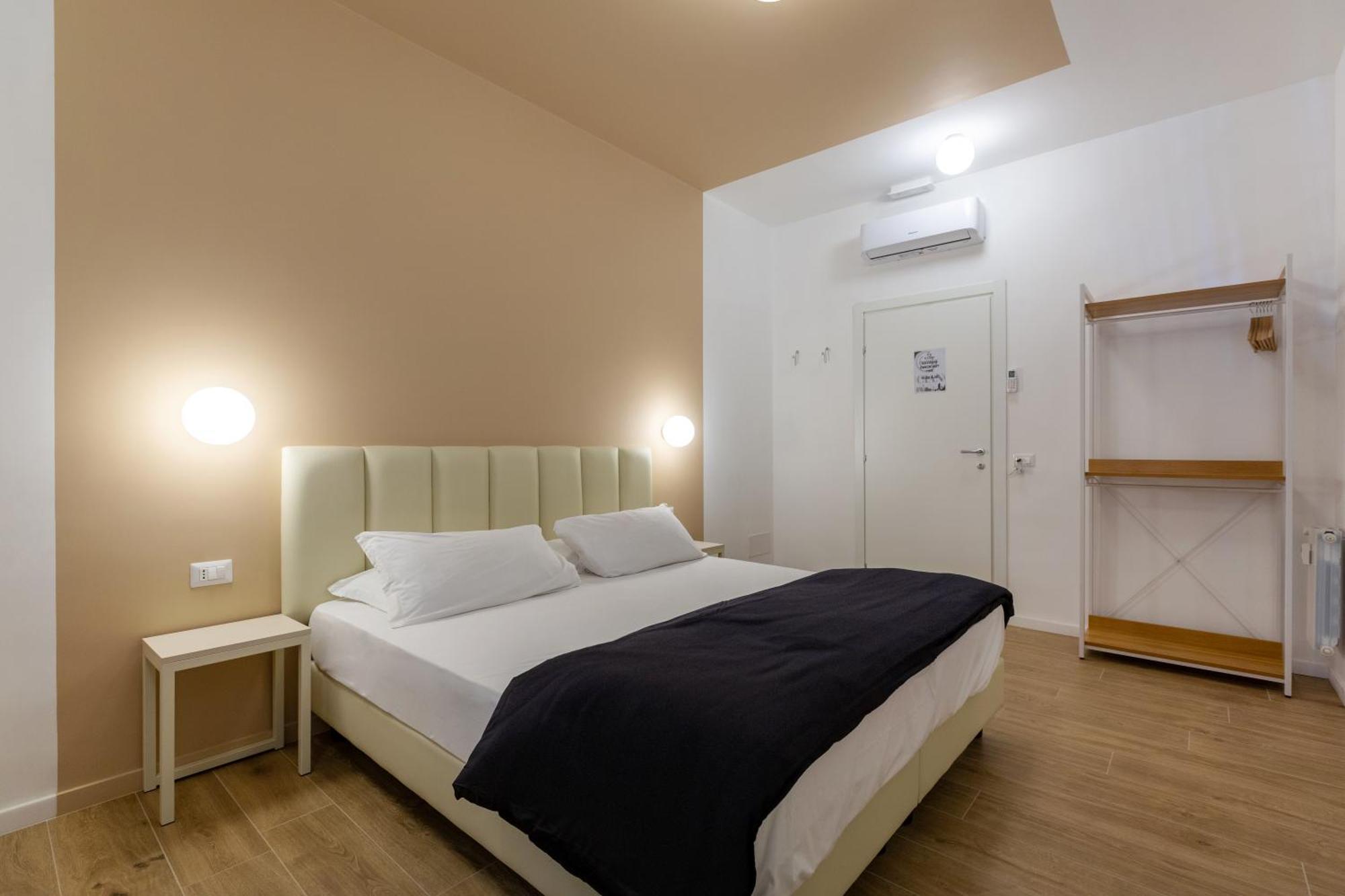 Hotel Re Di Roma Esterno foto